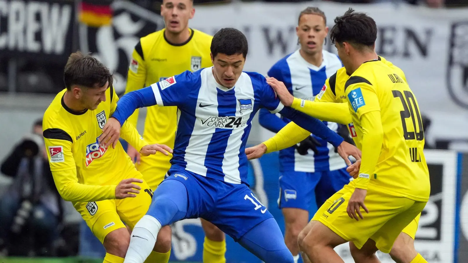 Ibrahim Maza schießt Hertha gegen Ulm in Führung.  (Foto: Soeren Stache/dpa)