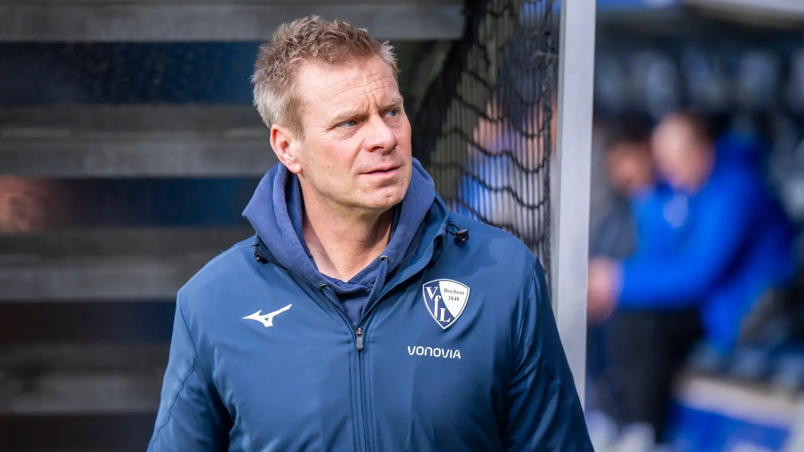 Markus Feldhoff soll den VfL Bochum mit Murat Ural auf das Spiel gegen den FC Bayern vorbereiten. (Foto: David Inderlied/dpa)