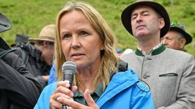 Bundesumweltministerin Steffi Lemke (Grüne) rechnet damit, dass die Suche nach einem Endlager für hochradioaktiven Atommüll bis Mitte des Jahrhunderts abgeschlossen ist. (Archivbild) (Foto: Uwe Lein/dpa)