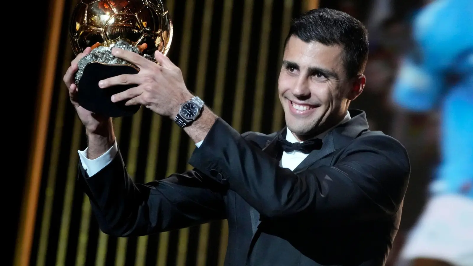 Rodri ließ sich für die Auszeichnung mit dem Ballon d&#39;Or feiern. (Archivbild) (Foto: Michel Euler/AP)