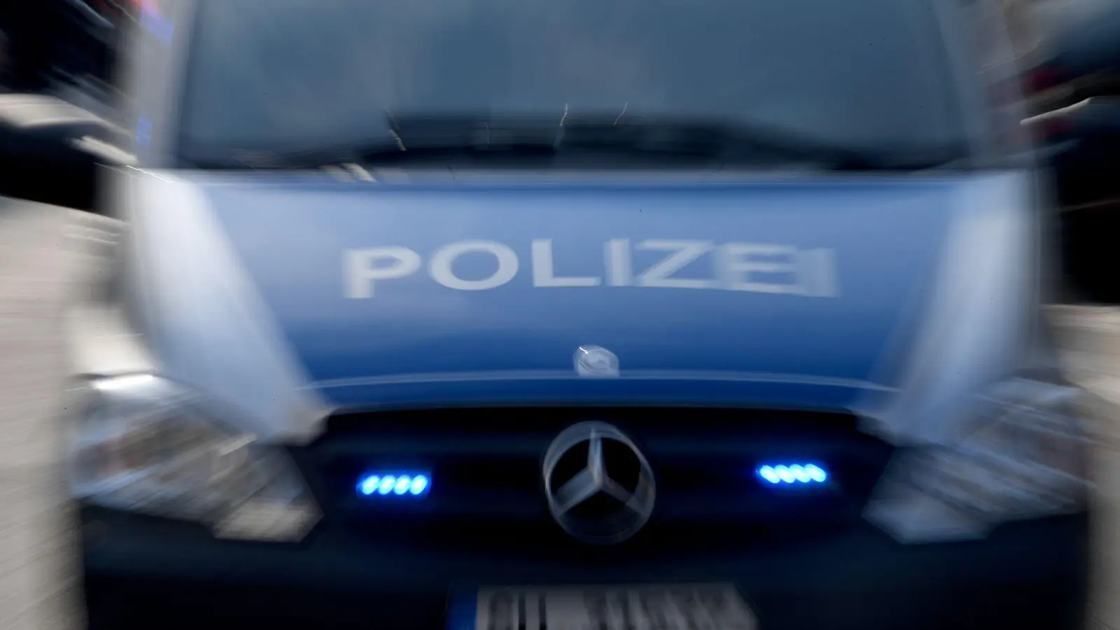 Ein Unfall auf der Autobahn bei Schwabach beschäftigte die Polizei. (Foto: Carsten Rehder/dpa)