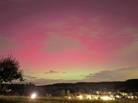 Stürmischer Sonnengruß - gesehen bei Sachsen bei Ansbach. (Foto: Christian Hensel)