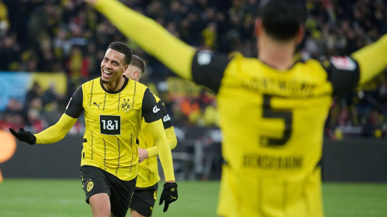 Felix Nmecha ebnete dem BVB mit seinem Tor den Sieg (Foto: Bernd Thissen/dpa)