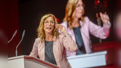 Sabine Bätzing-Lichtenthäler ist mit großer Mehrheit zur ersten SPD-Chefin in Rheinland-Pfalz gewählt worden. (Foto: Helmut Fricke/dpa)