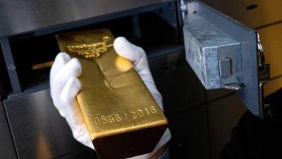 Die Goldbestände von Anlegern bei der Deutschen Börse sinken - trotz steigender Kurse für das Edelmetall. (Foto: Sven Hoppe/dpa)