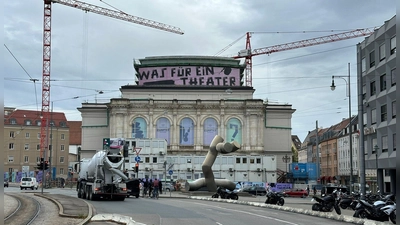 Die Generalsanierung des Augsburger Staatstheaters sorgt immer wieder für Wirbel. Nach den Kostenexplosionen geht es jetzt um den Architekten. (Archivild) (Foto: Ulf Vogler/dpa)