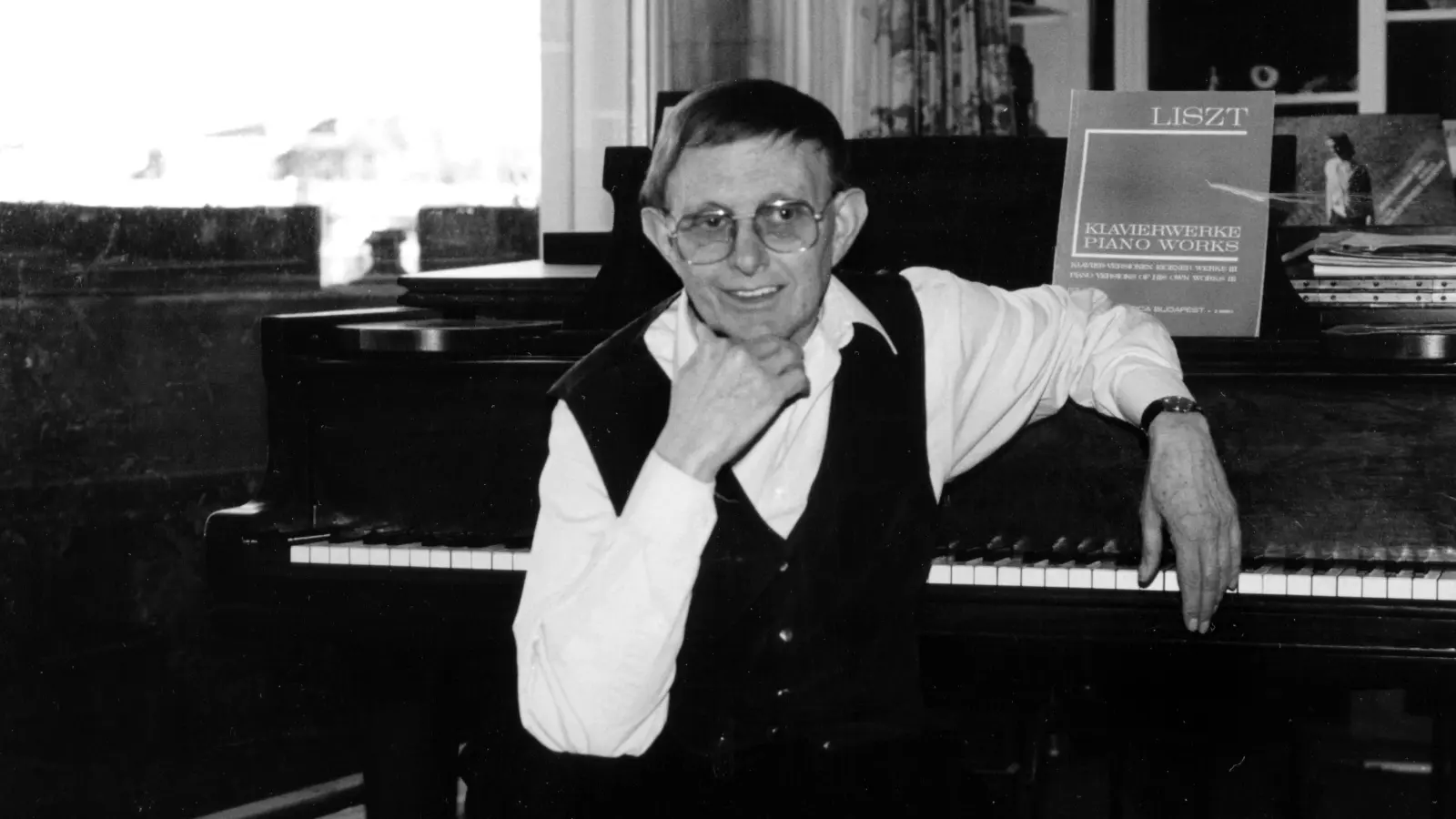 Unterrichte regelmäßig in Feuchtwangen: der Klavierpädagoge, Komponist und Pianist Professor Peter Feuchtwanger (1930 bis 2016). (Foto: Michael Garaday)