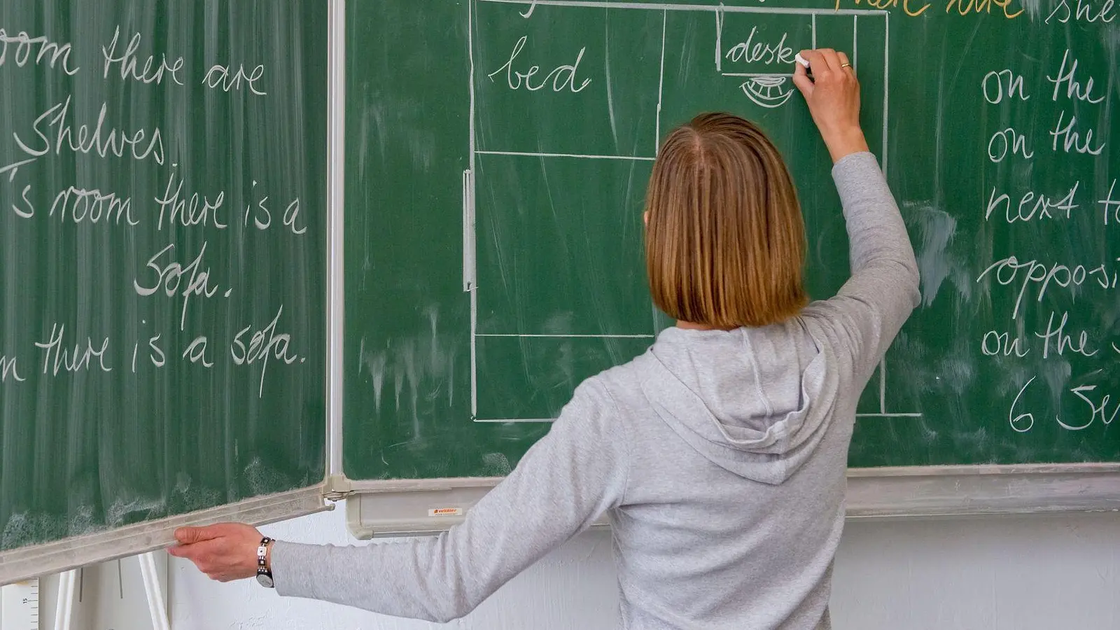 Immer weniger Lehrer in Bayern arbeiten bis zur regulären Altersgrenze oder länger. (Foto: Patrick Pleul/dpa-Zentralbild/dpa)