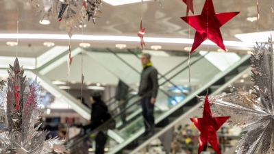 Das Weihnachtsgeschäft im stationären Handel stagniert.  (Foto: Stefan Puchner/dpa)