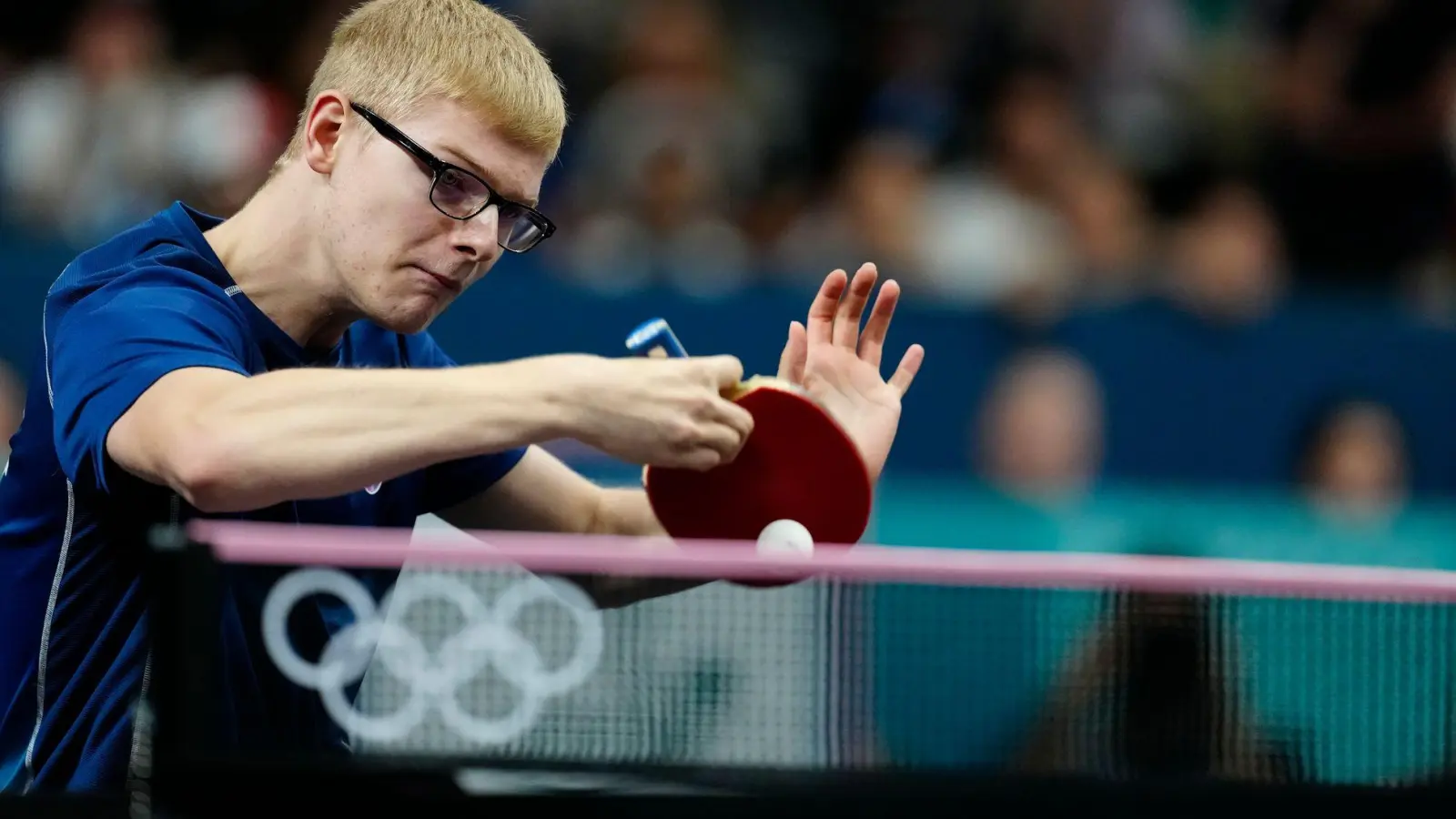 Sorgte für einen EM-Eklat: Frankreichs Tischtennis-Star Felix Lebrun. (Foto: Petros Giannakouris/AP/dpa)