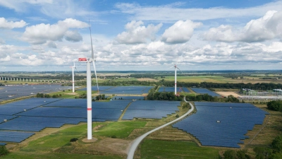 Mehr als jede zweite in Deutschland verbrauchte Kilowattstunde Strom stammt 2024 bislang aus erneuerbaren Quellen. (Foto: Daniel Reinhardt/dpa)