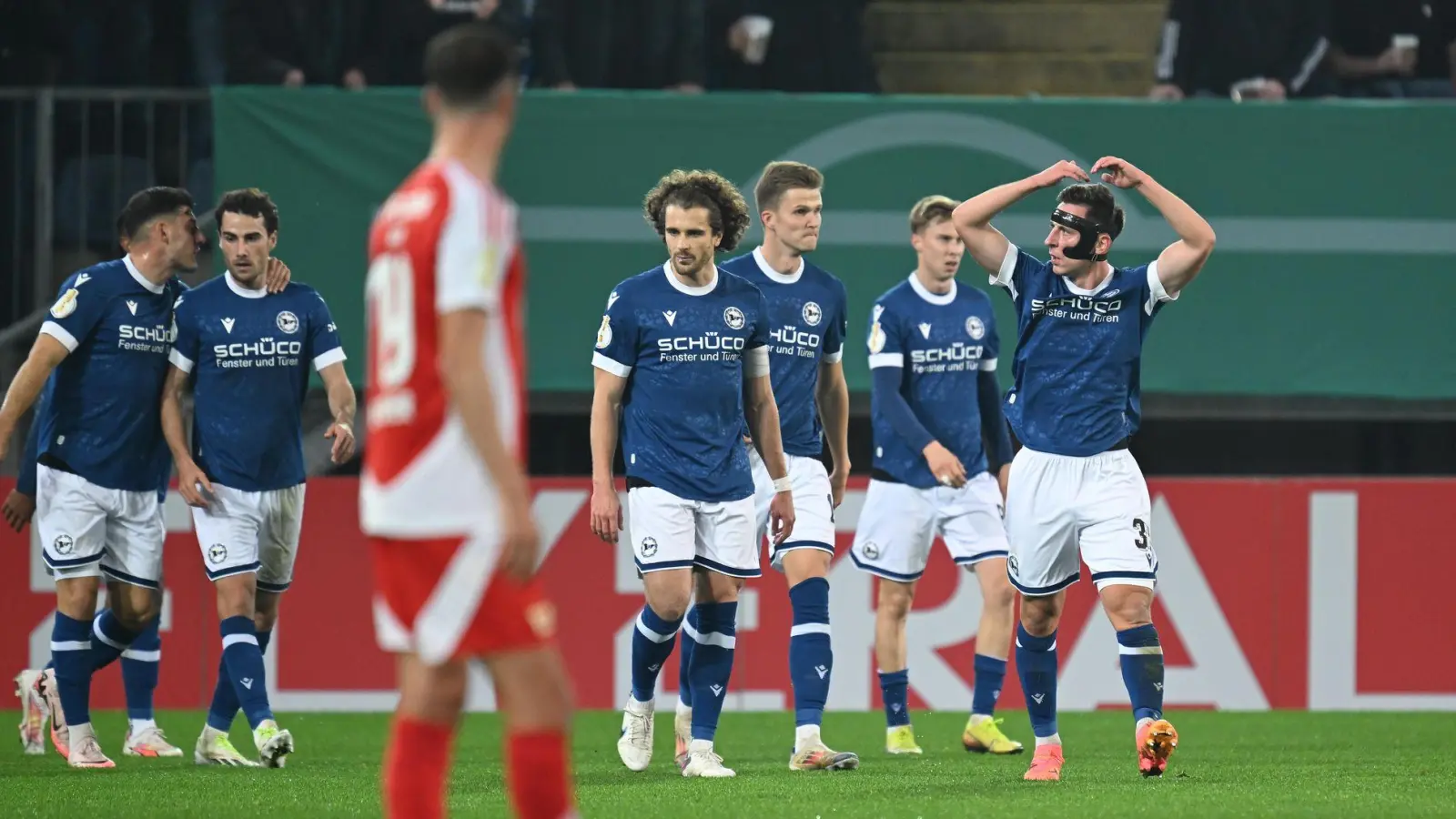 Bielefeld jubelt, Union ärgert sich. (Foto: Swen Pförtner/dpa)