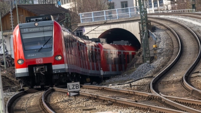 Am Münchner Ostbahnhof haben die Bauarbeiten für die zweite S-Bahn-Stammstrecke begonnen.  (Foto: Peter Kneffel/dpa)