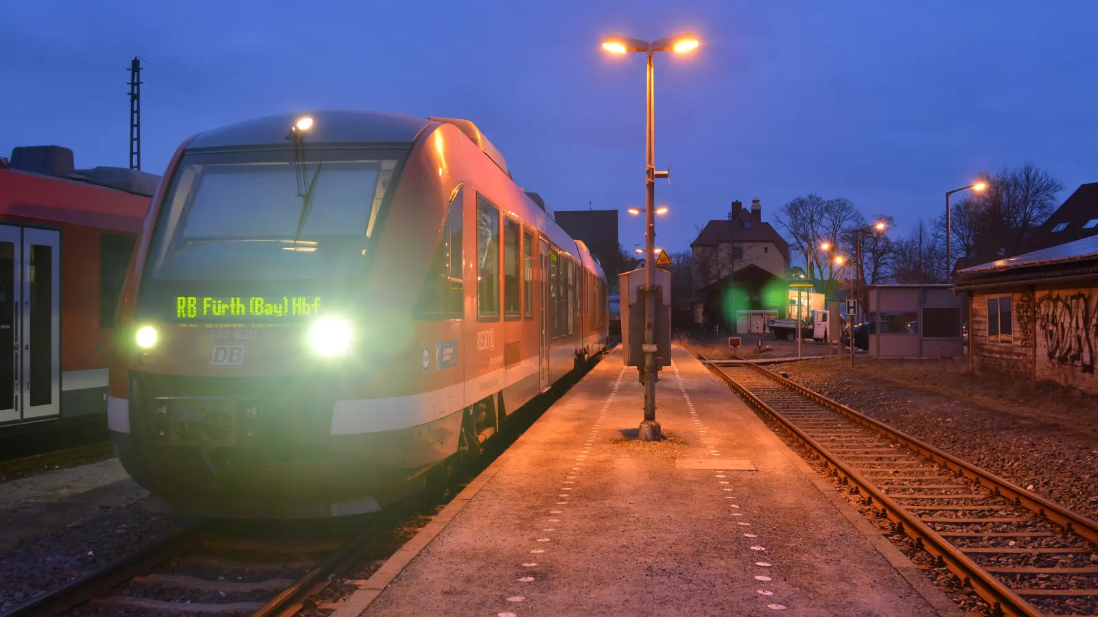 Am Bahnhof von Markt Erlbach ist Ende August wegen Bauarbeiten in mehreren Nächten mit Lärm zu rechnen. (Foto: Johannes Hirschlach)