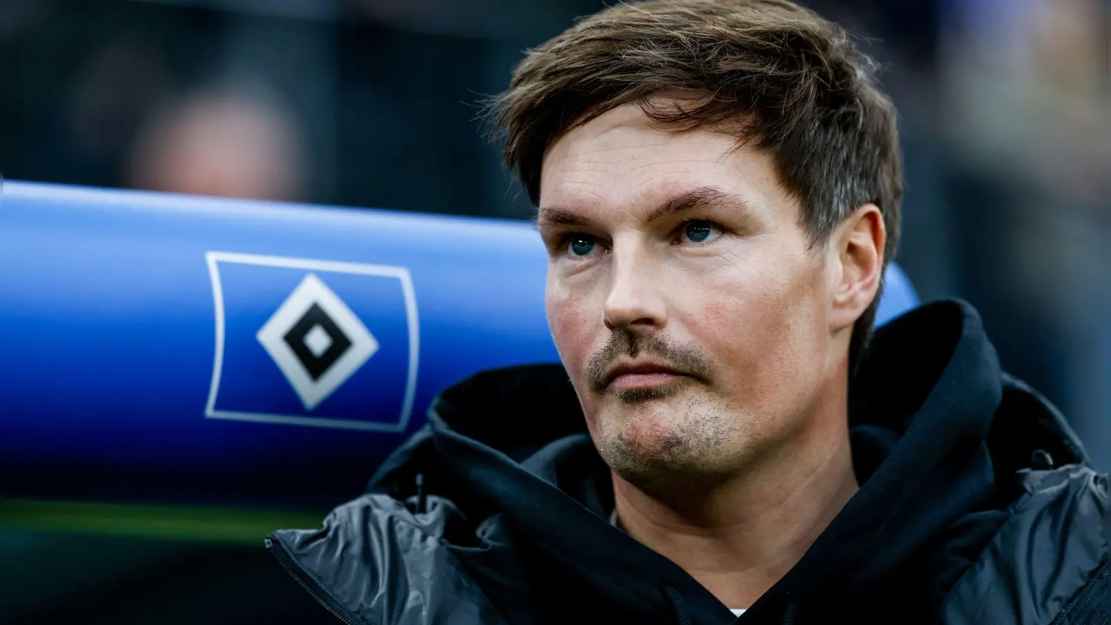 Vom Interims- zum Cheftrainer des HSV befördert: Merlin Polzin   (Foto: Axel Heimken/dpa)