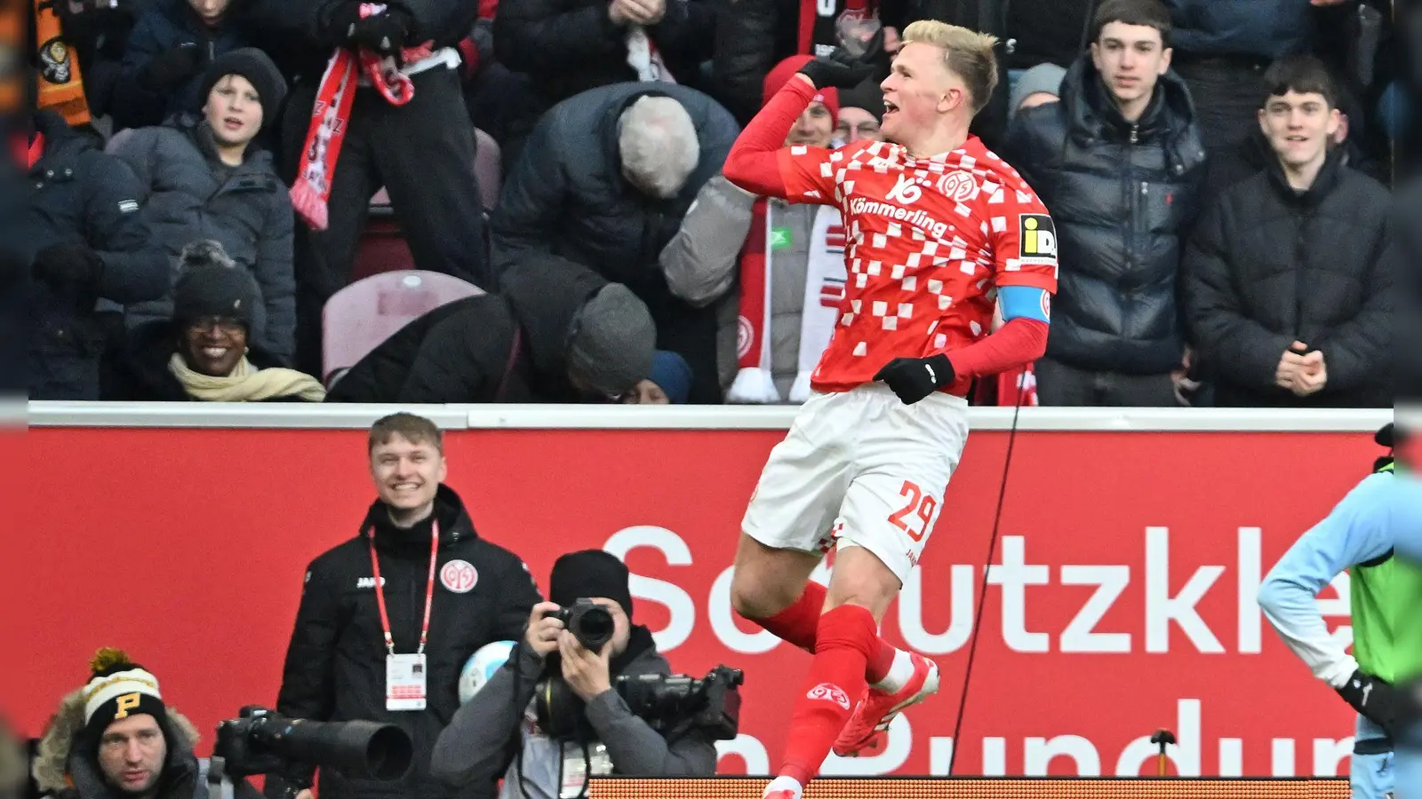 Jonathan Burkardt traf beim 2:0 des FSV Mainz 05 gegen den VfL Bochum doppelt. (Foto: Torsten Silz/dpa)