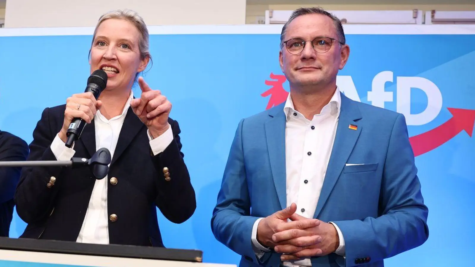 AfD feiert ihren Wahlerfolg in Potsdam. (Foto: Christoph Soeder/dpa)