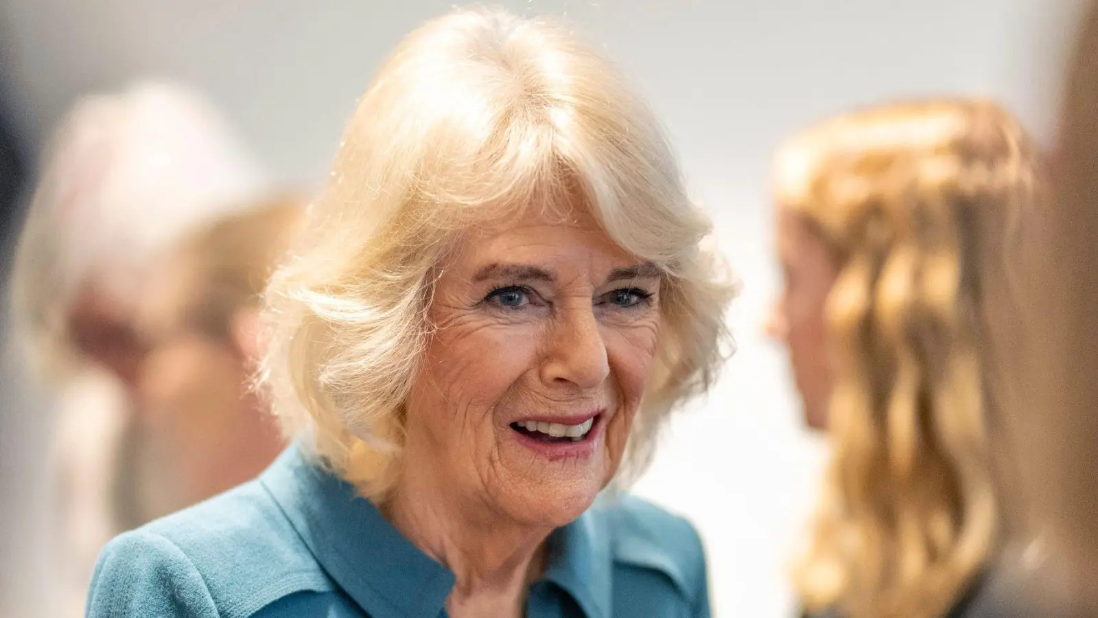 Die britische Königin Camilla hält das royale Spektakel am Laufen. (Foto: Paul Grover/POOL The Telegraph/AP/dpa)