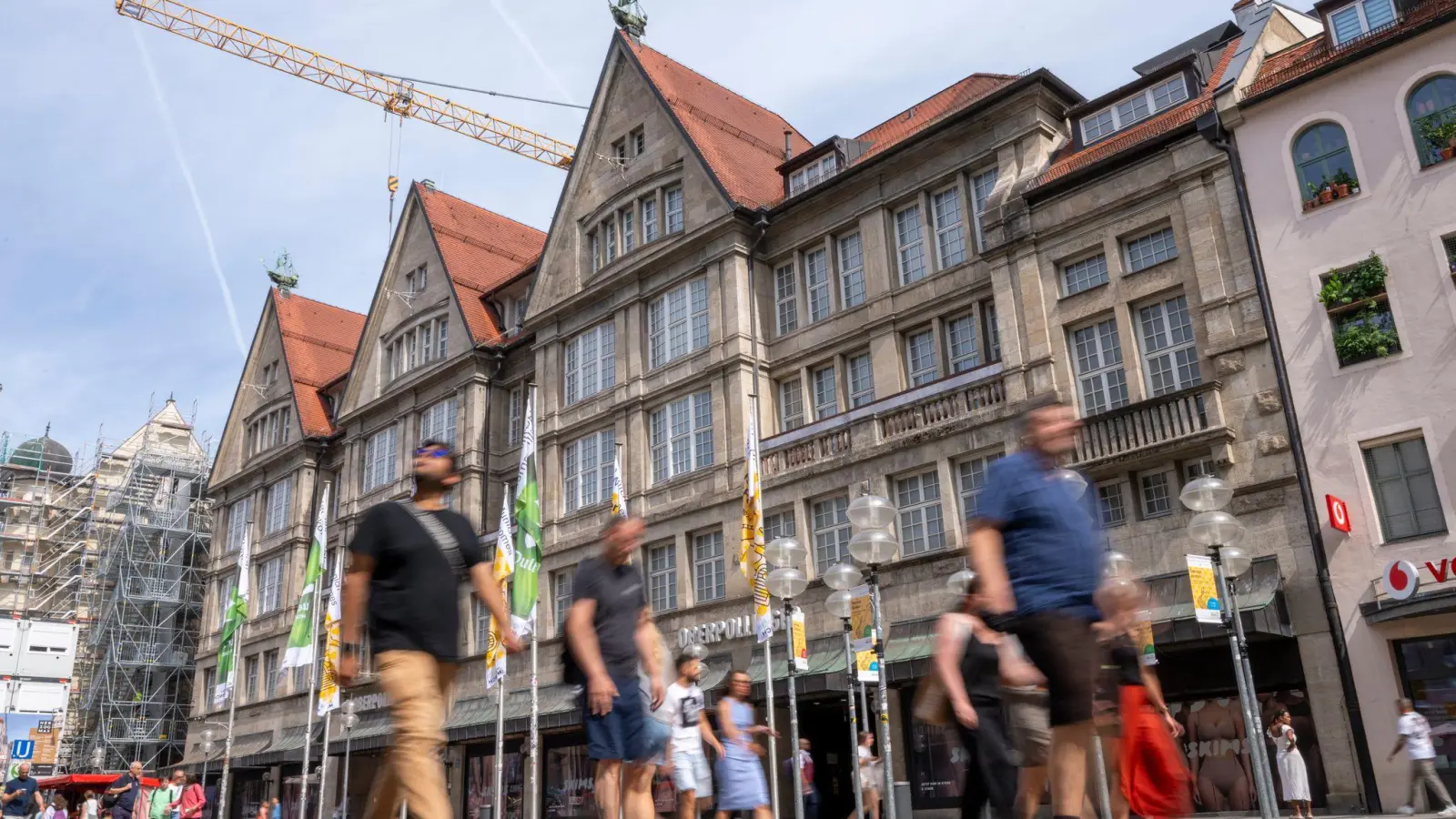 Das Kaufhaus Oberpollinger ist gerettet. (Foto: Peter Kneffel/dpa)