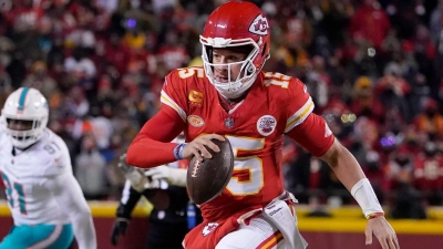 Chiefs-Spielmacher Patrick Mahomes führte sein Team zum Sieg. (Foto: Ed Zurga/AP/dpa)