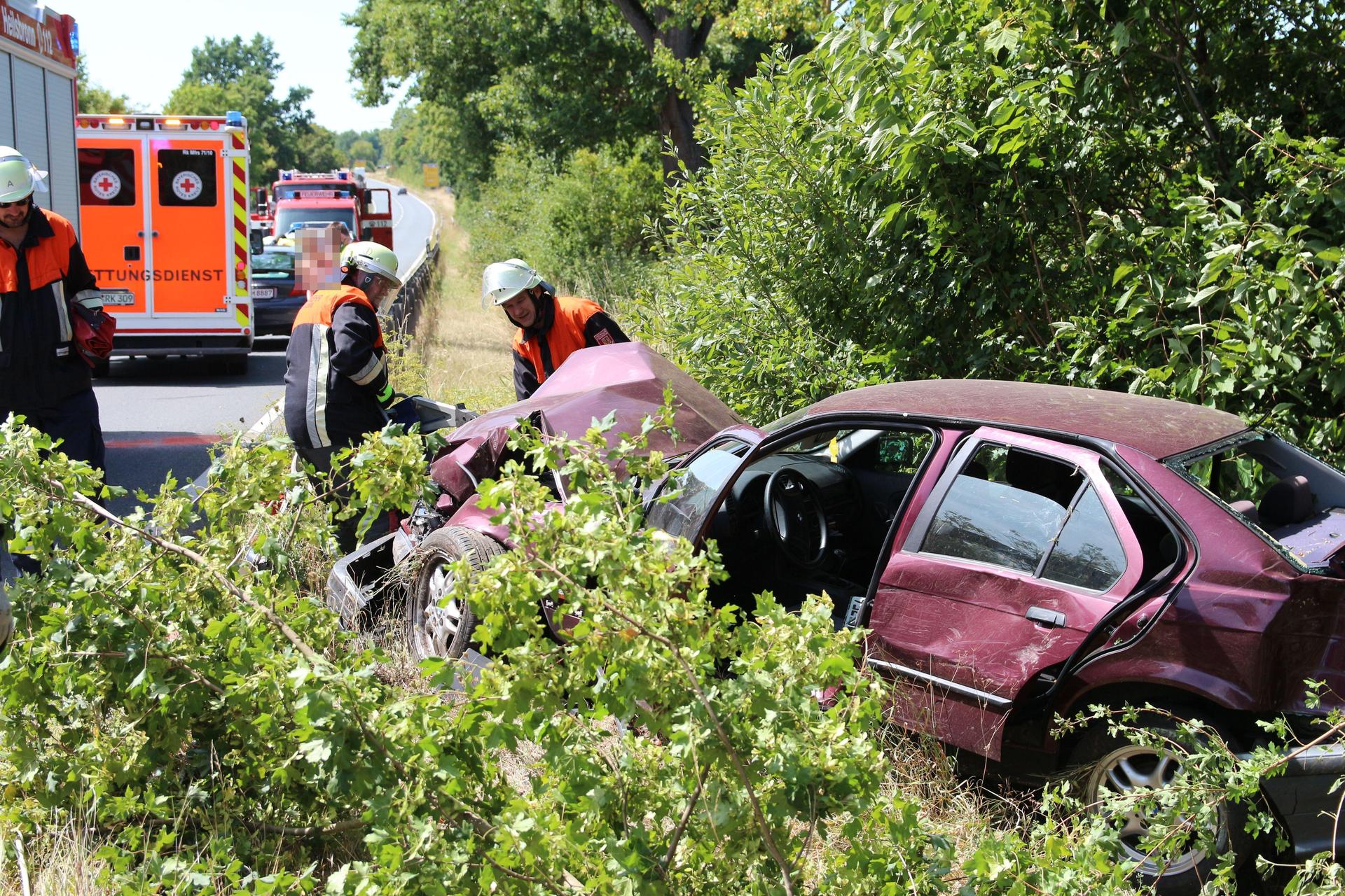 Autofahrerin Rutscht Von Der B14 In Den Graben | FLZ.de