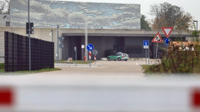 Die Ermittlungen gegen Bedienstete der JVA Gablingen weiten sich aus. (Foto: Karl-Josef Hildenbrand/dpa)