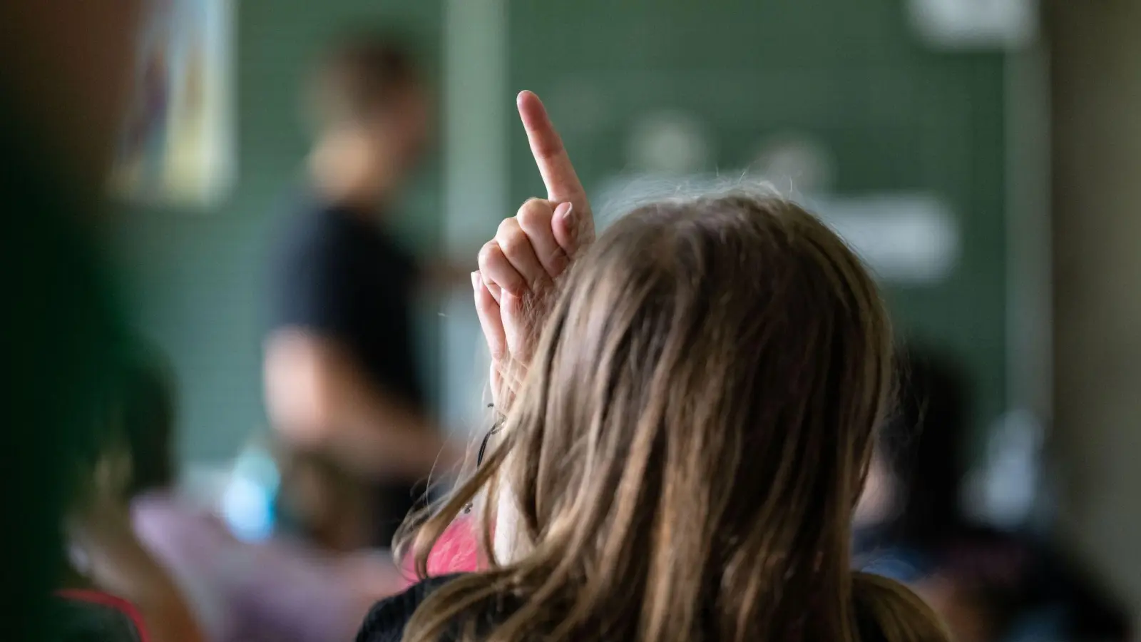 Ab dem Schuljahr 2026/2027 gibt es einen Rechtsanspruch auf Ganztagsbetreuung in der Grundschule. (Archivfoto) (Foto: Marijan Murat/dpa)