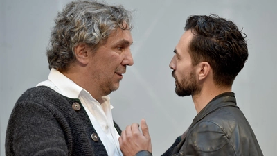 Christian Stückl (l) und sein Ziehsohn Karaca wollten sich gemeinsam um die Spielleitung bewerben. (Archivfoto) (Foto: Angelika Warmuth/dpa)