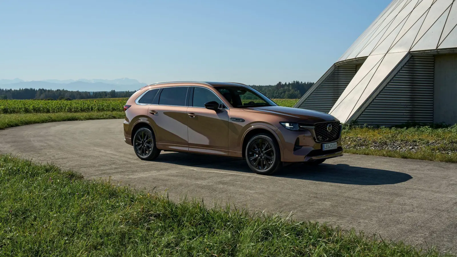 Bei einer Länge von exakt fünf Metern und einem Radstand von 3,12 Metern bietet der CX-80 Platz für eine dritte Sitzreihe. (Foto: Mazda/dpa-tmn)