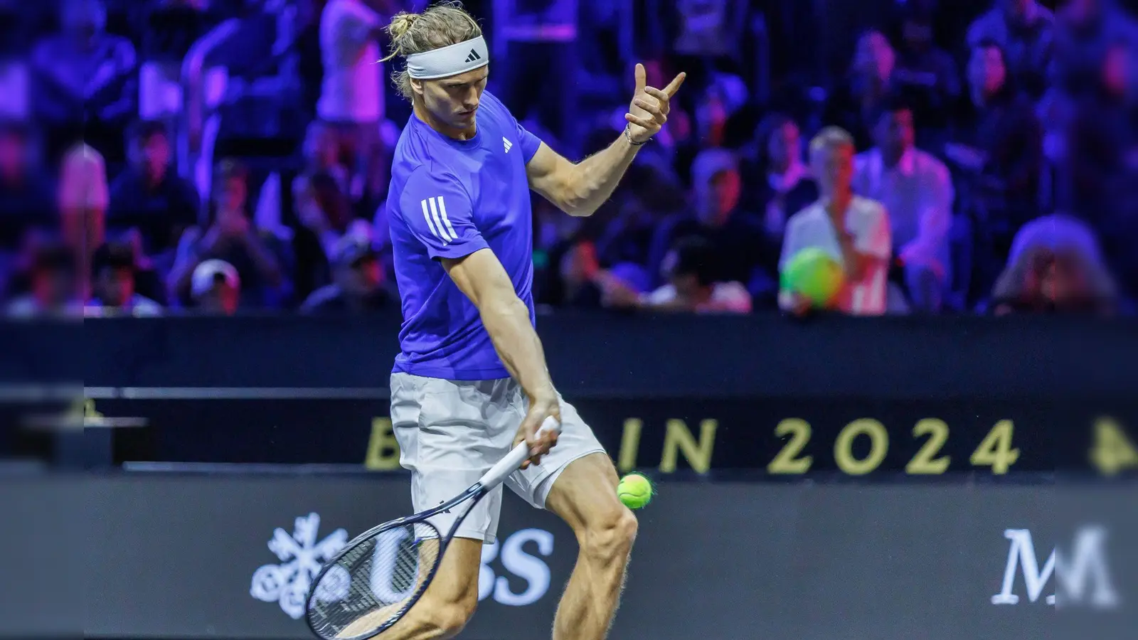 Alexander Zverev hatte sich beim Laver Cup in Berlin nach eigenen Worten schlecht gefühlt und anschließend eine kurze Turnierpause eingelegt. (Foto: Andreas Gora/dpa)