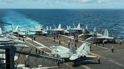 Die USA ziehen den Flugzeugträger „USS Theodore Roosevelt“ aus dem Roten Meer ab. (Archivbild)  (Foto: Seaman Ryan Holloway/U.S. Navy/dpa)