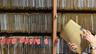 Bei einer Umfrage unter 3.500 Unternehmen sagen über 90 Prozent, dass staatliche Bürokratie ihre Geschäfte hemmt. (Foto: Arne Dedert/dpa)