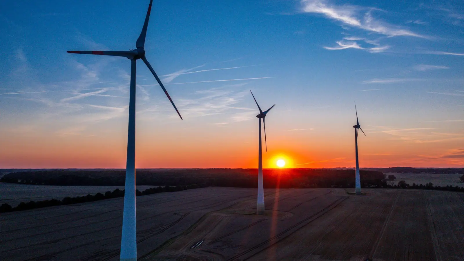 Die Transaktion ist das erste Projekt im Rahmen des Windkraft-Förderplans der EIB. (Archivfoto) (Foto: Jens Büttner/dpa)