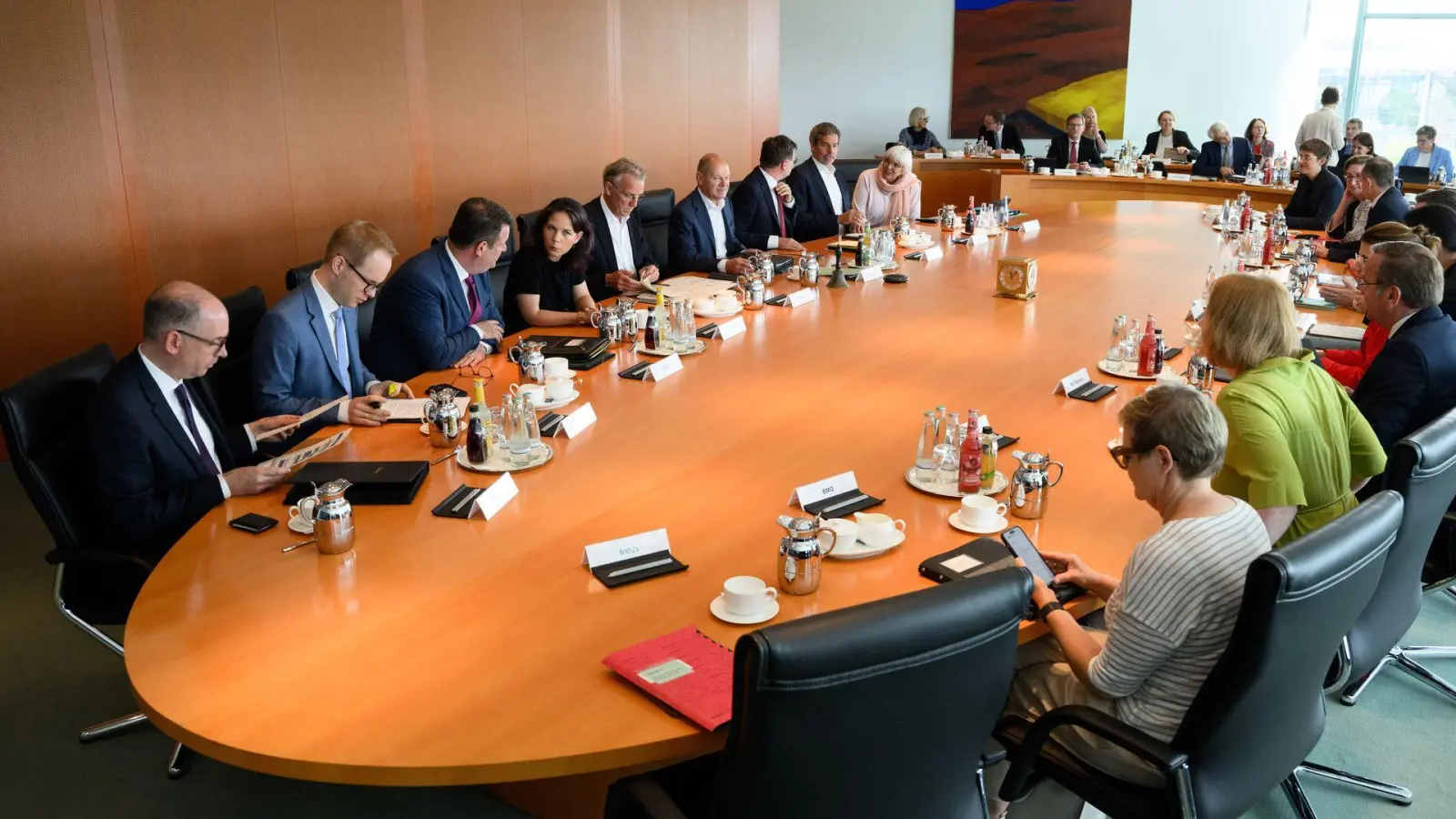 In der Ministerrunde werden Gesetzentwürfe besprochen, bevor sie in den Bundestag gehen.  (Foto: Bernd von Jutrczenka/dpa)