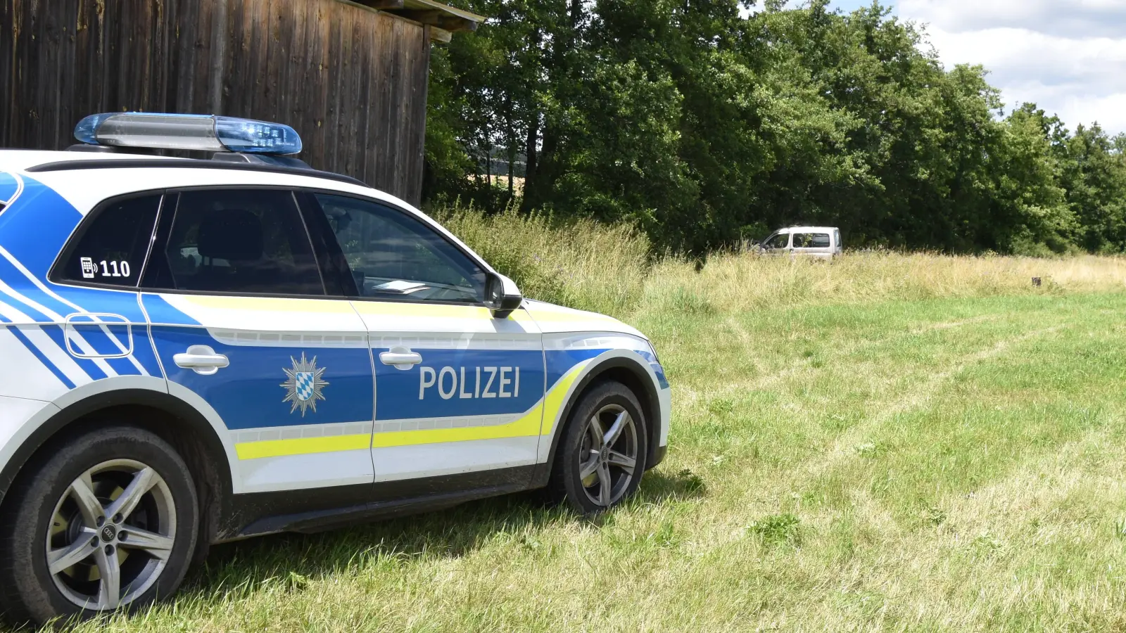 Jede Hilfe zu spät kam für einen Autofahrer, der am Sonntagnachmittag nur noch tot aus seinem Wagen geborgen werden konnte. (Foto: Andreas Reum)