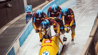 Felix Straub (hinten, beim Weltcup in China) holte im Viererbob von Francesco Friedrich (vorne) zusammen mit Thorsten Margis (links) und Alexander Schüller seinen ersten Weltcupsieg. (Foto: BSD/Michael Schwab)