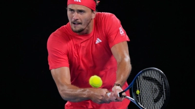 Mit vollem Fokus in die dritte Runde der Australian Open: Alexander Zverev (Foto: Vincent Thian/AP/dpa)