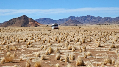 Wüste, so weit das Auge reicht: Für Reisen nach Namibia benötigen deutsche Touristen ab 1. April ein Visum. (Foto: Detlef Berg/dpa-tmn)