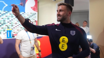 Englands Luke Shaw berichtete von einer kleinen Stichelei seines niederländischen Vereinstrainers Erik ten Hag. (Foto: Adam Davy/PA Wire/dpa)