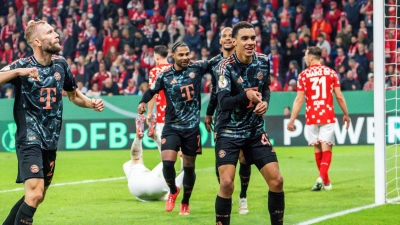 Souverän wandert Bayern München ins Pokal-Achtelfinale. (Foto: Torsten Silz/dpa)