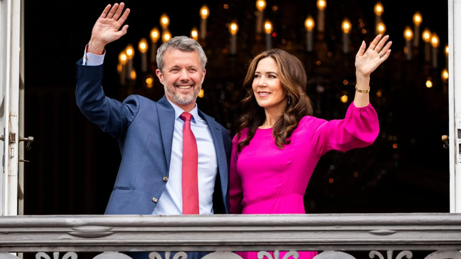 Verbringen den Sommer nicht weit von Deutschland entfernt: Dänemarks König Frederik und seine Frau Königin Mary. (Foto: Ida Marie Odgaard/Ritzau Scanpix /AP/dpa)