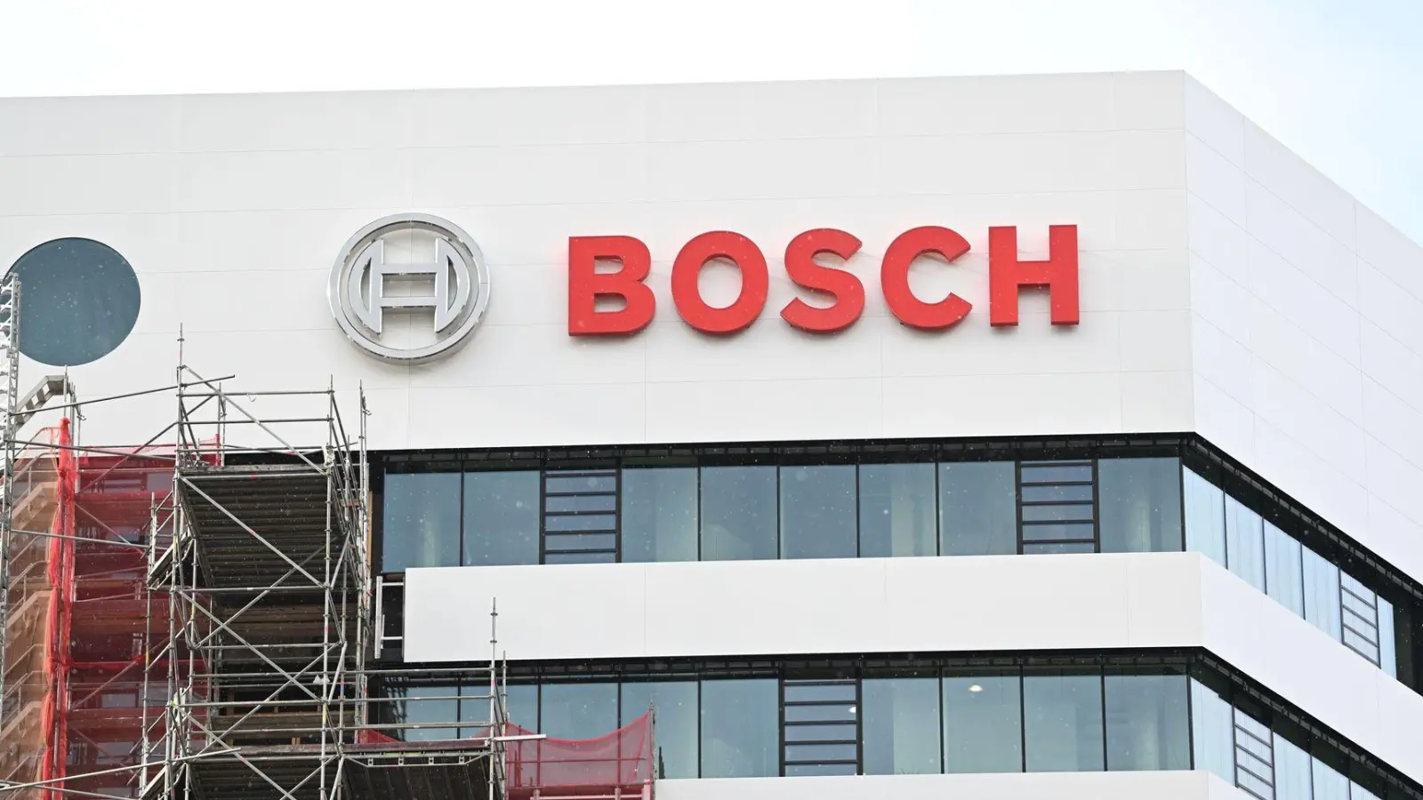 Bosch verkauft Geschäft mit Sicherheitssystemen. (Archivbild) (Foto: Bernd Weißbrod/dpa)