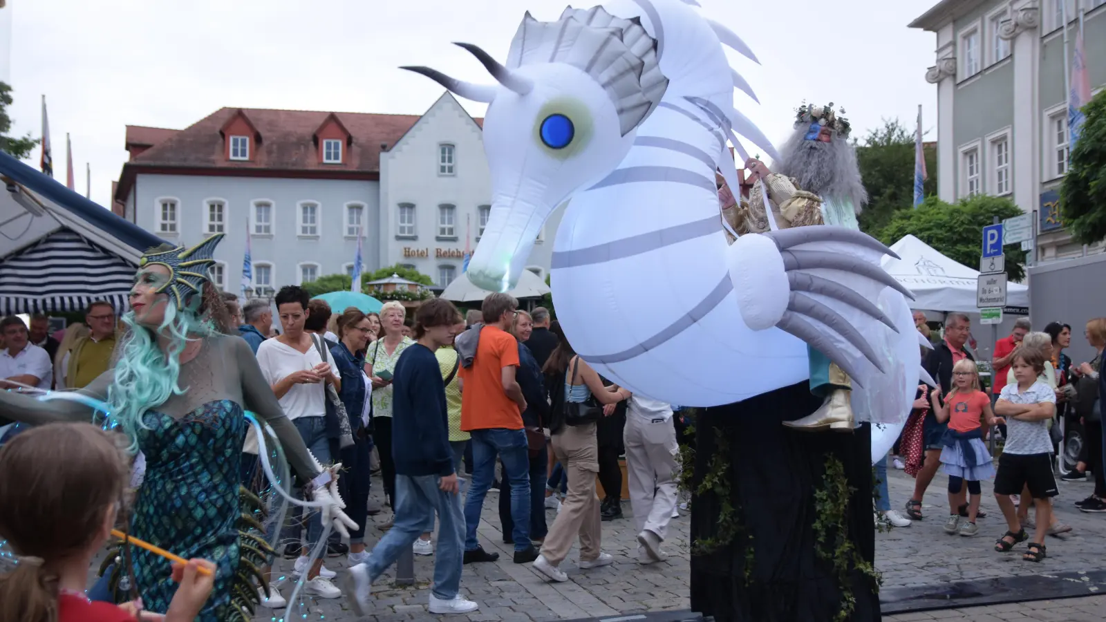 Die Kanappe Street soll es am 26. Juli wieder in der Bad Windsheimer Altstadt geben. Aber die Vorbereitungen für die Vergnügungsmeile laufen nicht mehr ganz rund. Unser Bild ist bei der Auflage im Jahr 2022 entstanden. (Foto: Anna Beigel)