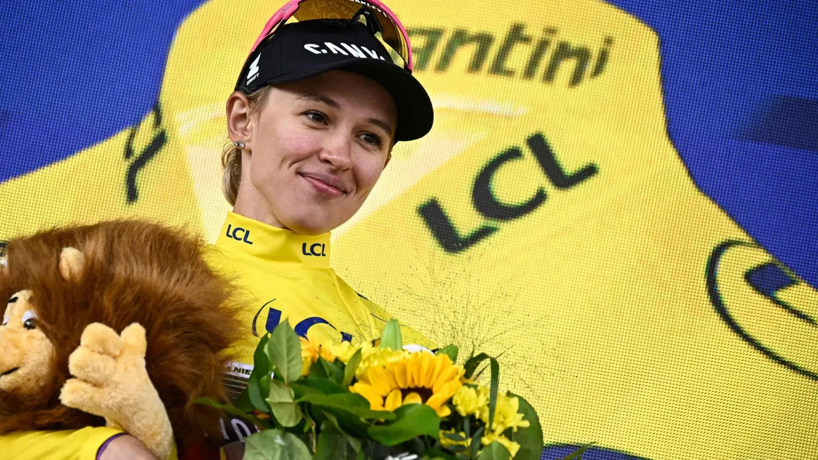 Vier Sekunden Vorsprung: Katarzyna Niewiadoma gewinnt für das deutsche Team Canyon-Sram die Tour. (Foto: Julien De Rosa/AFP/dpa)