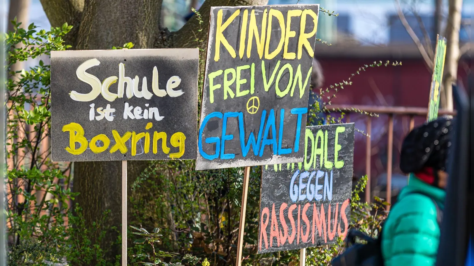 Mobbing unter Schülerinnen und Schülern kommt Lehrern zufolge oft vor. Archivbild (Foto: Frank Hammerschmidt/dpa)