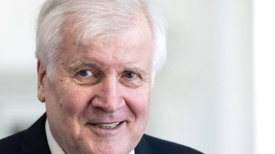 Der frühere Bundesinnenminister, Horst Seehofer (75), sagt im Afghanistan-Untersuchungsausschuss, er sei nun ein „leibhaftiger Rentner“ (Foto: Sven Hoppe/dpa)