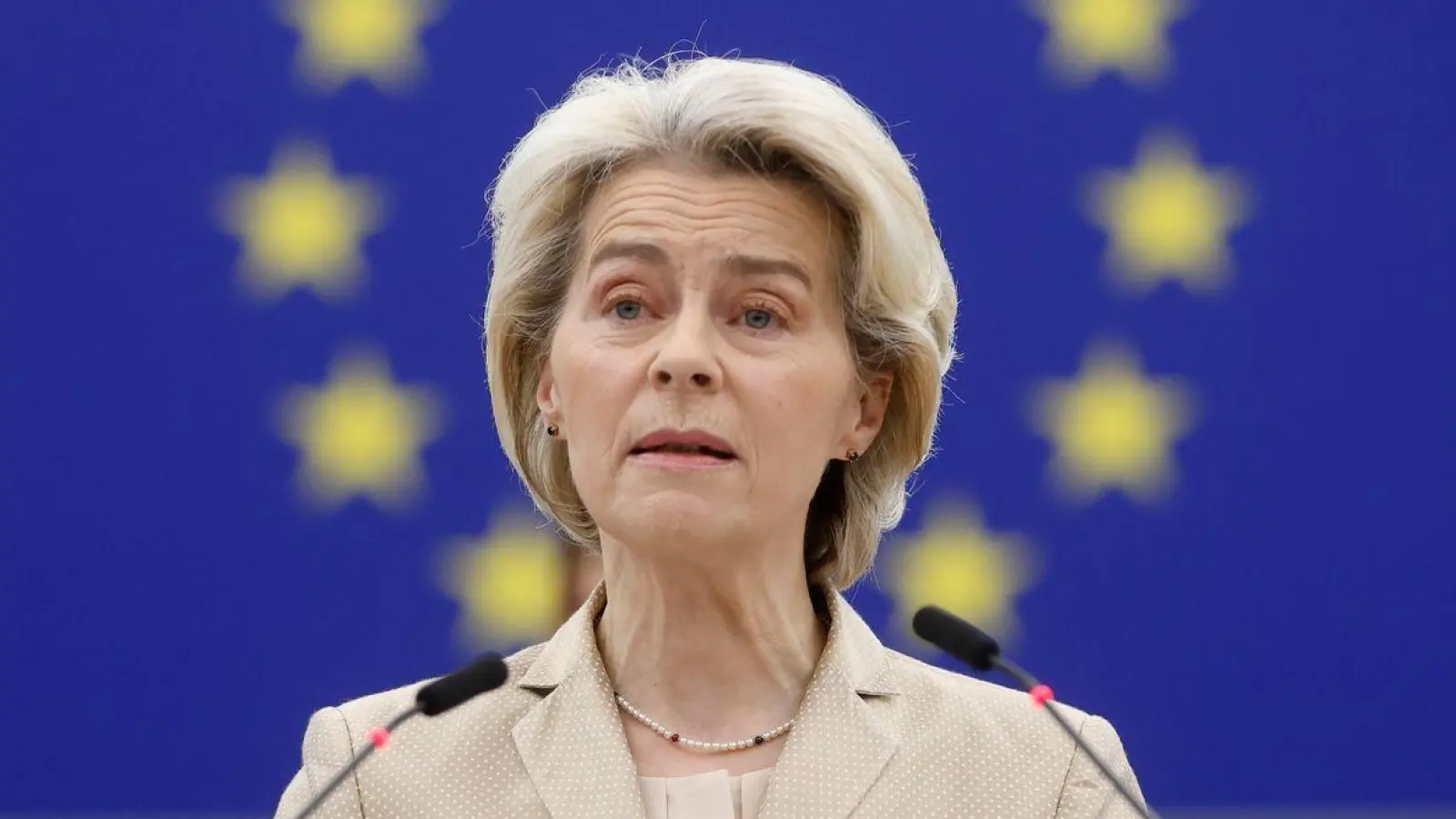 EU-Abgeordnete haben die Freigabe von Geldern parteiübergreifend kritisiert und Kommissionspräsidentin Ursula von der Leyen vorgeworfen, sich von Ungarn erpressen zu lassen. (Foto: Jean-Francois Badias/AP/dpa)