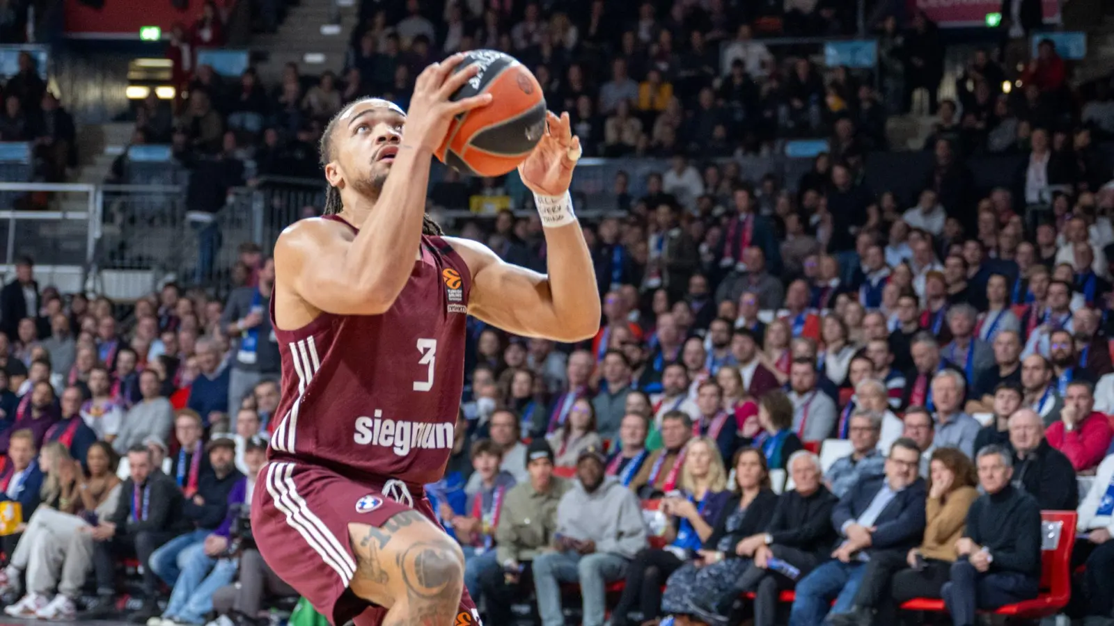 Carsen Edwards war von Vechta in der ersten Hälfte nicht zu stoppen. (Foto: Ulrich Gamel/Bildagentur kolbert-press/dpa)