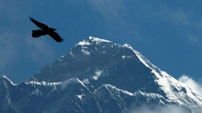 Die ersten Bergsteiger akklimatisieren sich bereits am Mount Everest. (Foto: Niranjan Shrestha/AP/dpa)