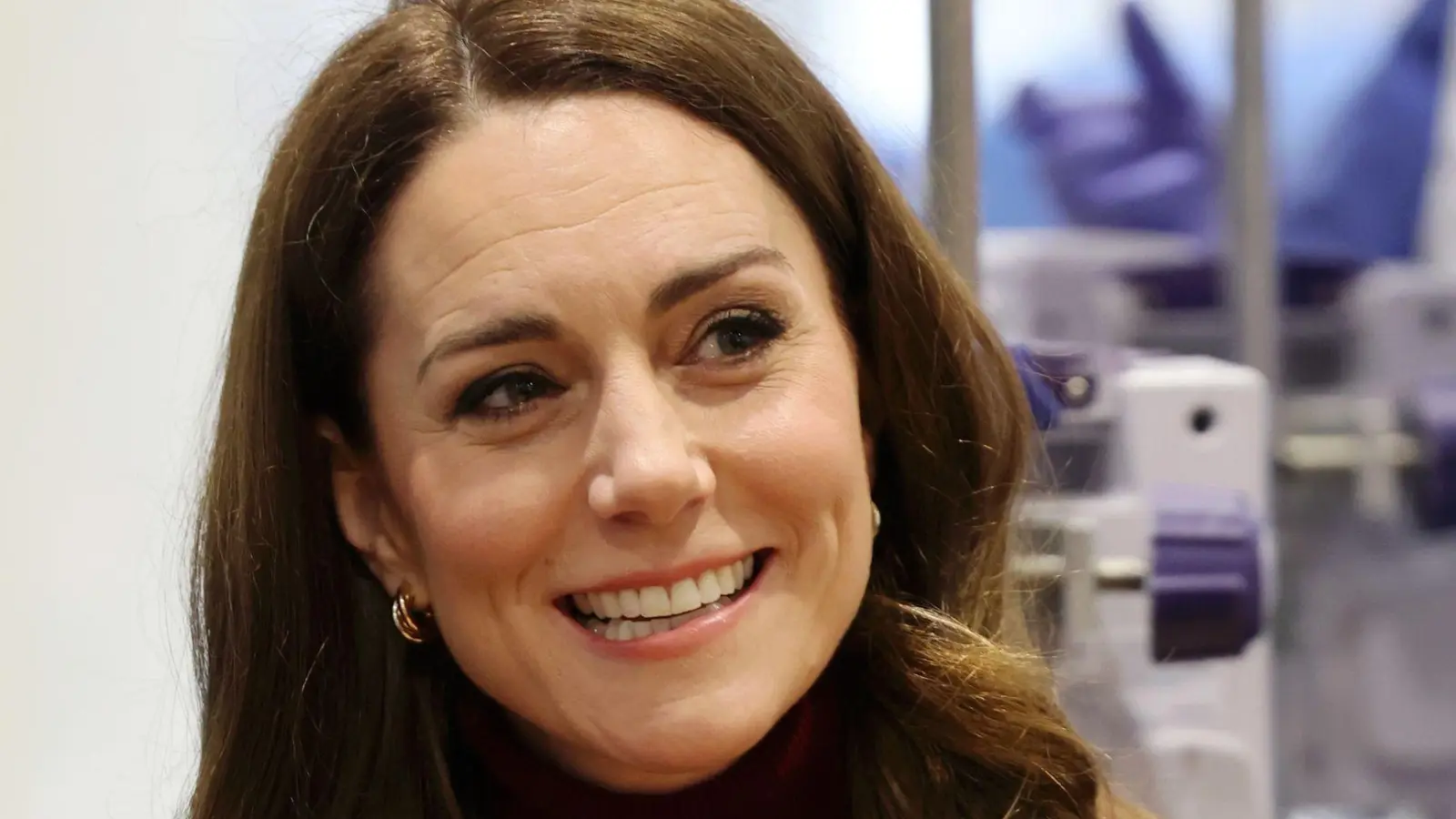 Am Dienstag besuchte Kate ein Londoner Krankenhaus, in dem sie auch selbst behandelt worden war. (Foto: Chris Jackson/PA Wire/dpa)